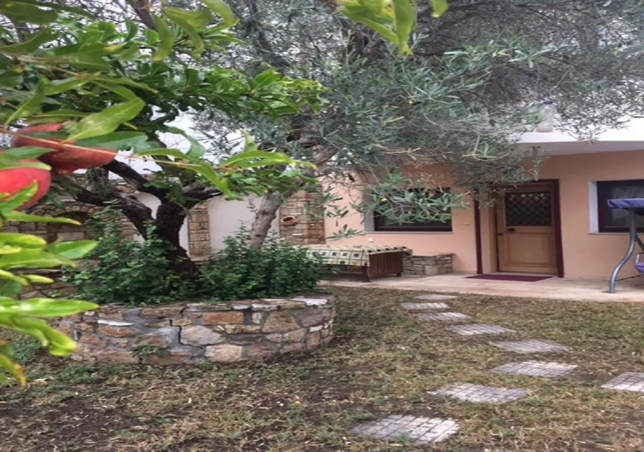 Aslanis-Souroti Garden Family Suite